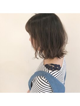 デフィー(DEFY) パッツンボブのグラデーションカラー