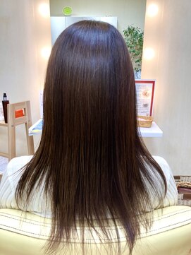 ビワテイ(Biwatei) 春季色でも暗くなり過ぎないローライト