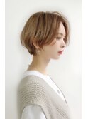 ふんわり丸みショートで小顔に