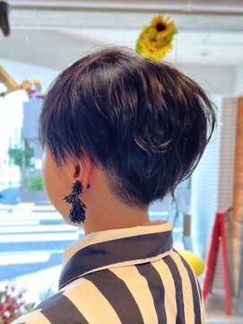 フォーエス(4S) キュートな刈り上げ