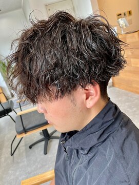 フゥ 宇都宮(FeU) 波巻きパーマツイストスパイラルパーマメンズマッシュパーマ