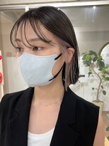 サンク 原宿 表参道(cinq) インナーカラーボブ黒髪ミルクティーベージュイヤリングカラー