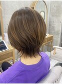 アッシュハイライトで魅せるくびれショート♪