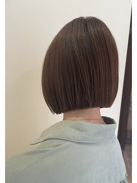 ディスアンドザット あびこ店(THIS&THAT) スモーキーアンバー×ミニボブ