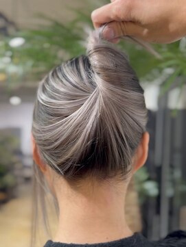 メリー オオサカ(Merly Osaka) up style balayage