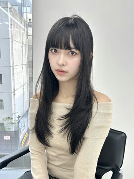 ユーフォリア 渋谷グランデ(Euphoria SHIBUYA GRANDE) レイヤーカット　ダークオリーブ　顔まわりカット