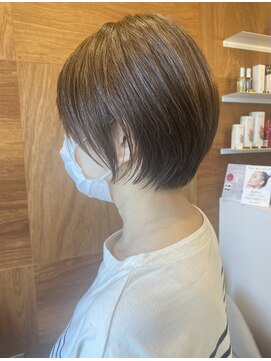 グロウ 万博記念公園(GLOW) ショートボブ