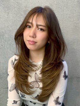 エイン(EYN) レイヤーカット×グレージュ/イルミナカラー/顔周りカット