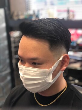 ヒロザバーバー(HIRO THE BARBER) スキンフェード
