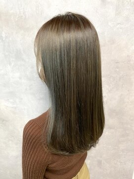 オアシス ガーデン 西新井店(Oasis GaRDEN) 透明感が人気オリーブカラー