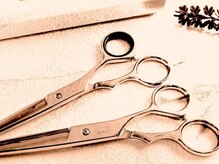 実は誤った常識？！スキバサミを使ってカットすること