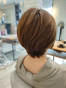 ルル カリス(lulu CHARIS) ナチュラル×大人ショート