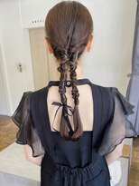 ヘアーアイスカルテット(HAIR ICI QUARTET)&nbsp;お呼ばれアレンジ♪20代30代40代大人可愛いタイト編みおろし