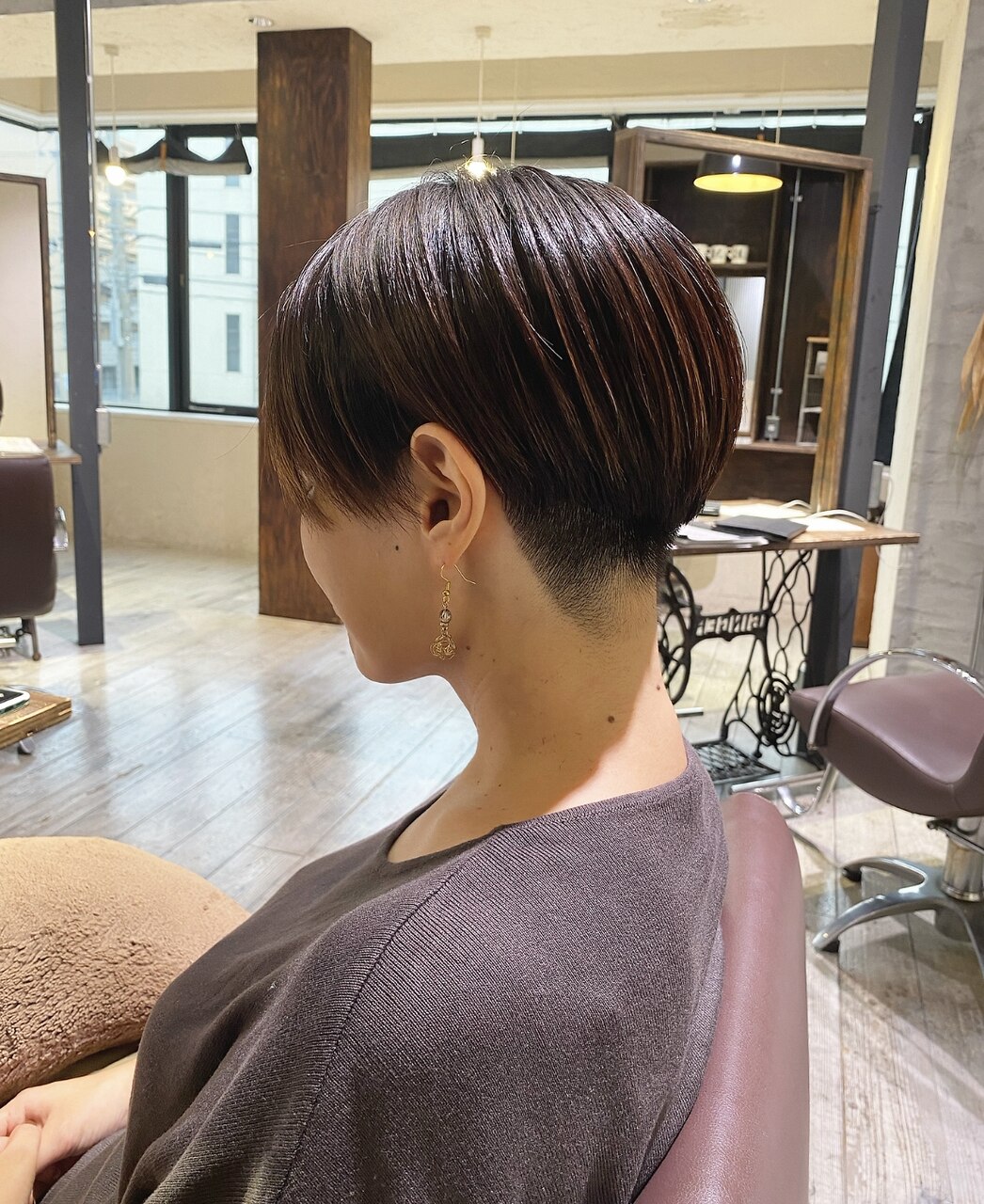丸みショートメンズライク刈り上げショートシルキーベージュ
