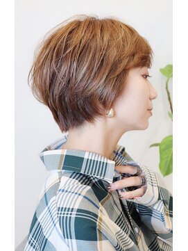 アイ(I.) 【 Ｉ. 】30代からの襟足すっきり前下がりショートボブ　川口