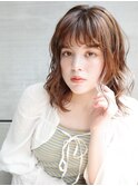 ミディアム黒髪グレーベージュ前髪パーマオリーブアッシュボブ4