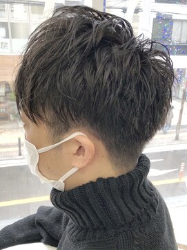 ヘッズ 本八幡店(HEADS) MEN'S HAIR  センターパート　ツイストスパイラル　コンマヘア