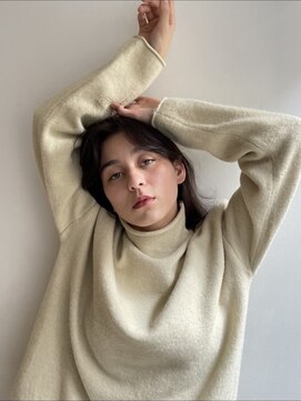 エイチ 梅田(H) ミルクティーグレージュショートウルフレイヤーカットクラゲヘア