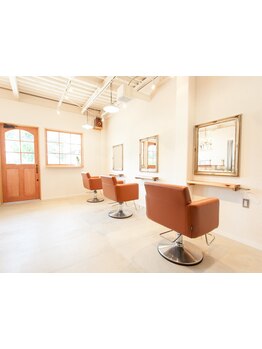 【各務ヶ原】周りを気にせずにゆったりと過ごせる空間。会話を楽しみながら充実したサロンタイムを…。