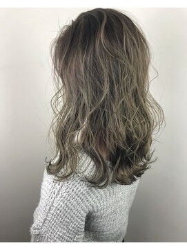 アヴァンス 江坂店(AVANCE.) ウェットハイトーンアッシュ