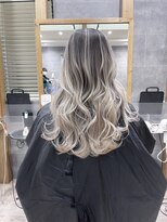 ジゼル(gisele)&nbsp;(小山)ホワイトバレイヤージュ