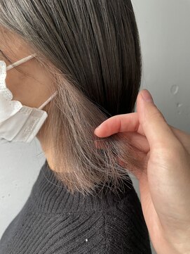 シュリット(schritt) イヤリングカラー ミルクティーブリーチインナーカラーYOSHITAKE