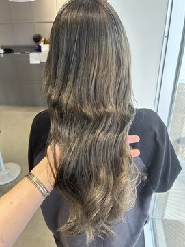 イル(il) グレージュカラー【刈谷 安城 知立】