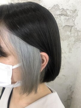 プライズ アイリス 池袋東口店(prize Iris) インナーカラー/ホワイトグレー/ハイトーン/池袋