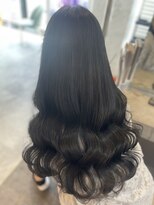 ラビス 浦和(Lovis)&nbsp;アンブレラカラー／こなれミディ／ウェーブパーマ／韓国マッシュ