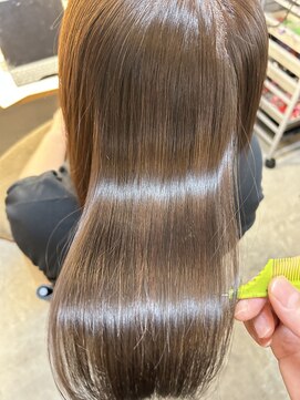 シイカ(siica) 美髪ストレート縮毛矯正