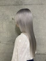 クロ(Kro)&nbsp;ホワイトシルバーカラー