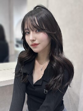 ルームバイシー 新宿(Loom. by Sea) 艶々グレージュ【レイヤー/韓国ヘア/大人ヘア】