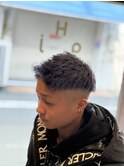 縦落ちツイスト×フェードカット×ブリーチinグレーシルバー