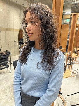ヨロヘアー(YOLO hair) ラフなスパイラルパーマ×レイヤー　20代　30代◎
