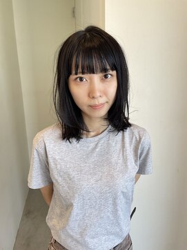 シータ(CITA) 黒髪×ぱつっとスタイル