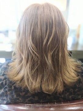 ビーズ ノイ(BEE´Z NEU) フェイスフレーミング髪質改善外ハネ仕上げ10.3