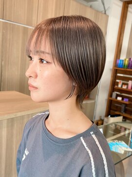 ラヴィエール(LAVIERE by R-EVOLUT) グレージュ ショートウルフ 前髪あり 透明感カラー 10代 20代