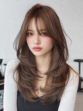 ウキ(uki)&nbsp;韓国ヘア　ナチュラル　レイヤーカット　透明感グレージュ 豊川