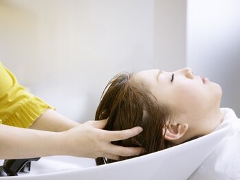 スウィートテラス 読谷村大湾店の写真/4種のエッセンスから頭皮の状態に合わせてブレンドするアロマスパ◇その日の気分で香りを変えられるのが◎