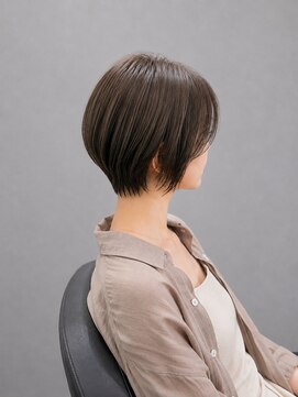 ソラヘアー(SORA hair) 襟足タイトな丸みショートボブ×柔らかブラウン