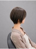 襟足タイトな丸みショートボブ×柔らかブラウン