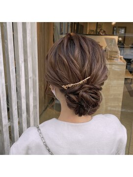 シエル(hair terrace Ciel) キレイめなシニヨンスタイル