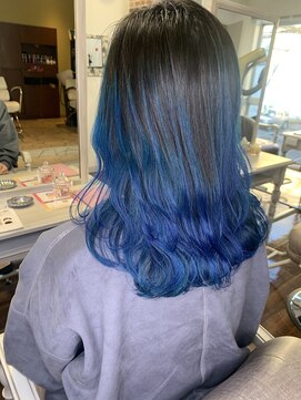 ジウ 上通り(JIU) 20代30代小顔ゆるふわセミロンググラデーションブルー