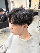 ニアウ 伊勢崎連取店(Niau)&nbsp;刈り上げセンターパートツイストスパイラルパーマメンズ