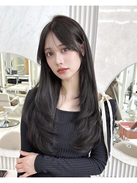 アフロートリノ(AFLOAT Leino) 大人可愛い韓国レイヤー 顔まわりカット 面長緩和くびれヘア