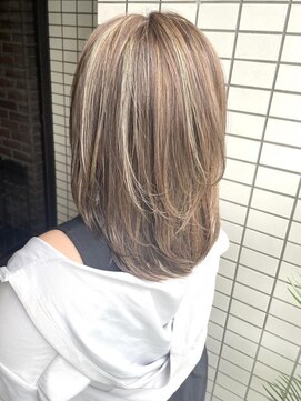 スーリール 博多店(Sourire) ハイライトカラー/ミディアムレイヤースタイル