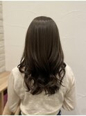 オリーブベージュカラー