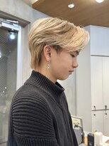 センターパートウルフ