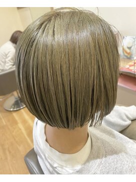 ルミュー(le mieux) ミニボブハイトーンオリーブベージュ