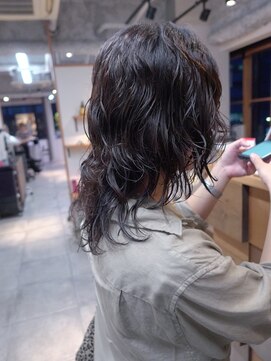 レス 伏見(LESS) ミディアムヘア